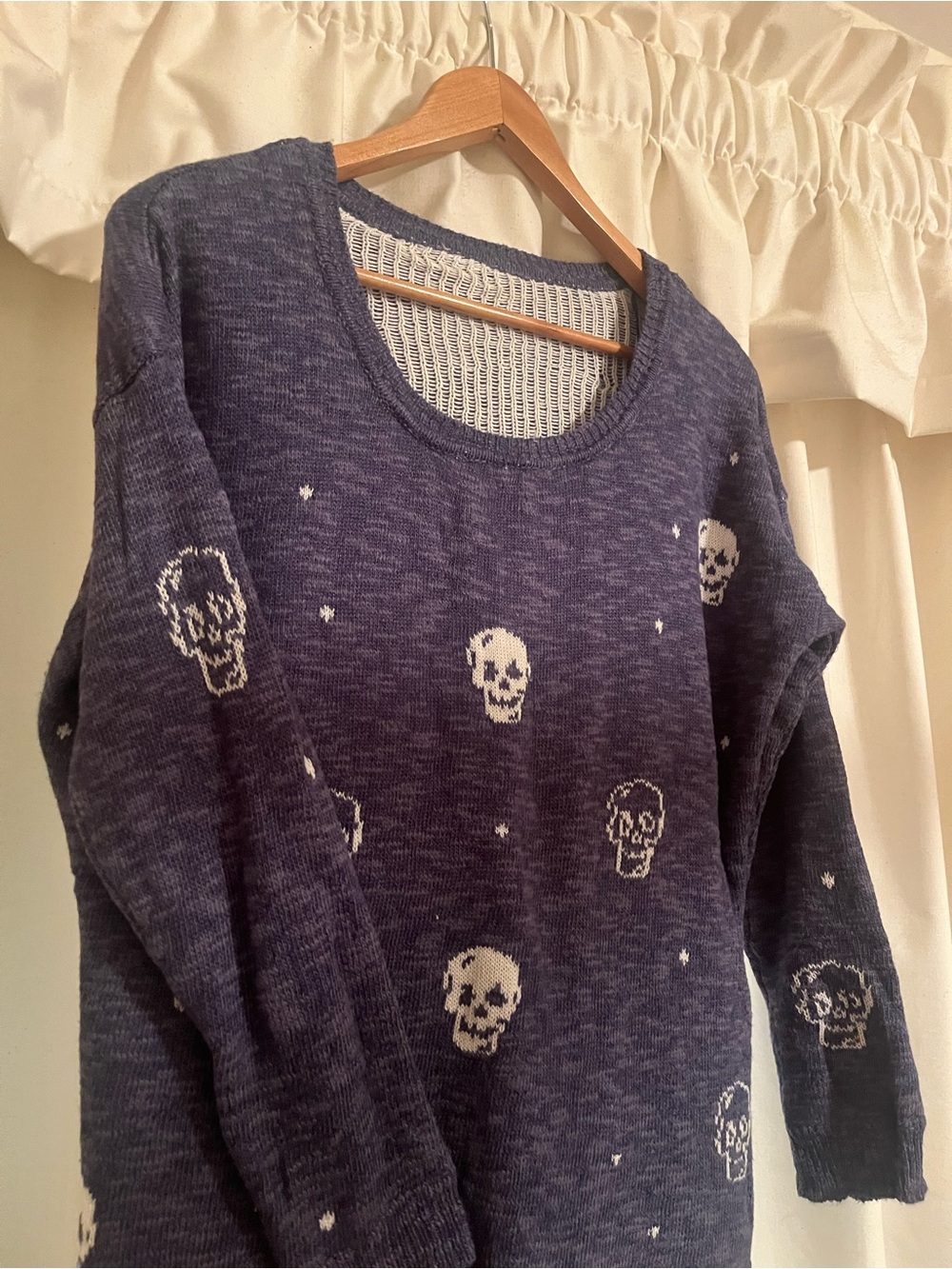 Romeo and Juliet Couture Skull Knit Sweater 100% cotton medium